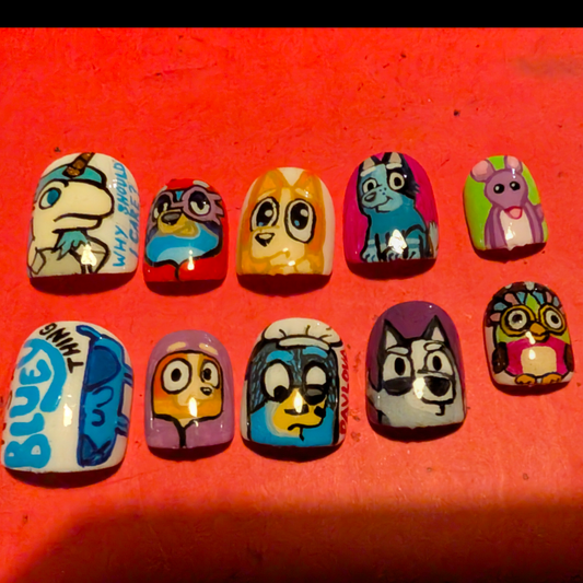 Bluey false nails